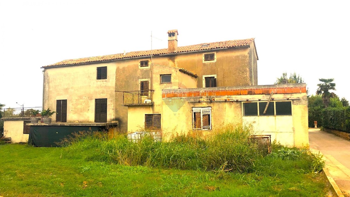 Istria, Novigrad, casa autoctona istriana con giardino - a soli 30 metri dal mare