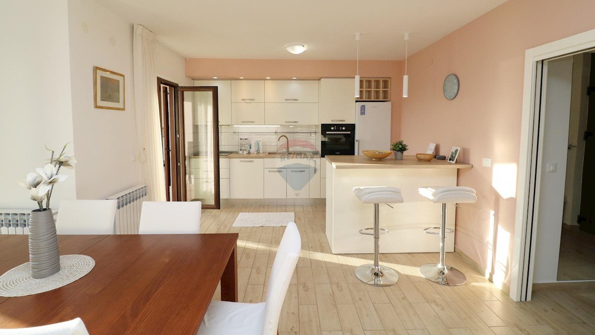 Appartamento Poreč, 77m2