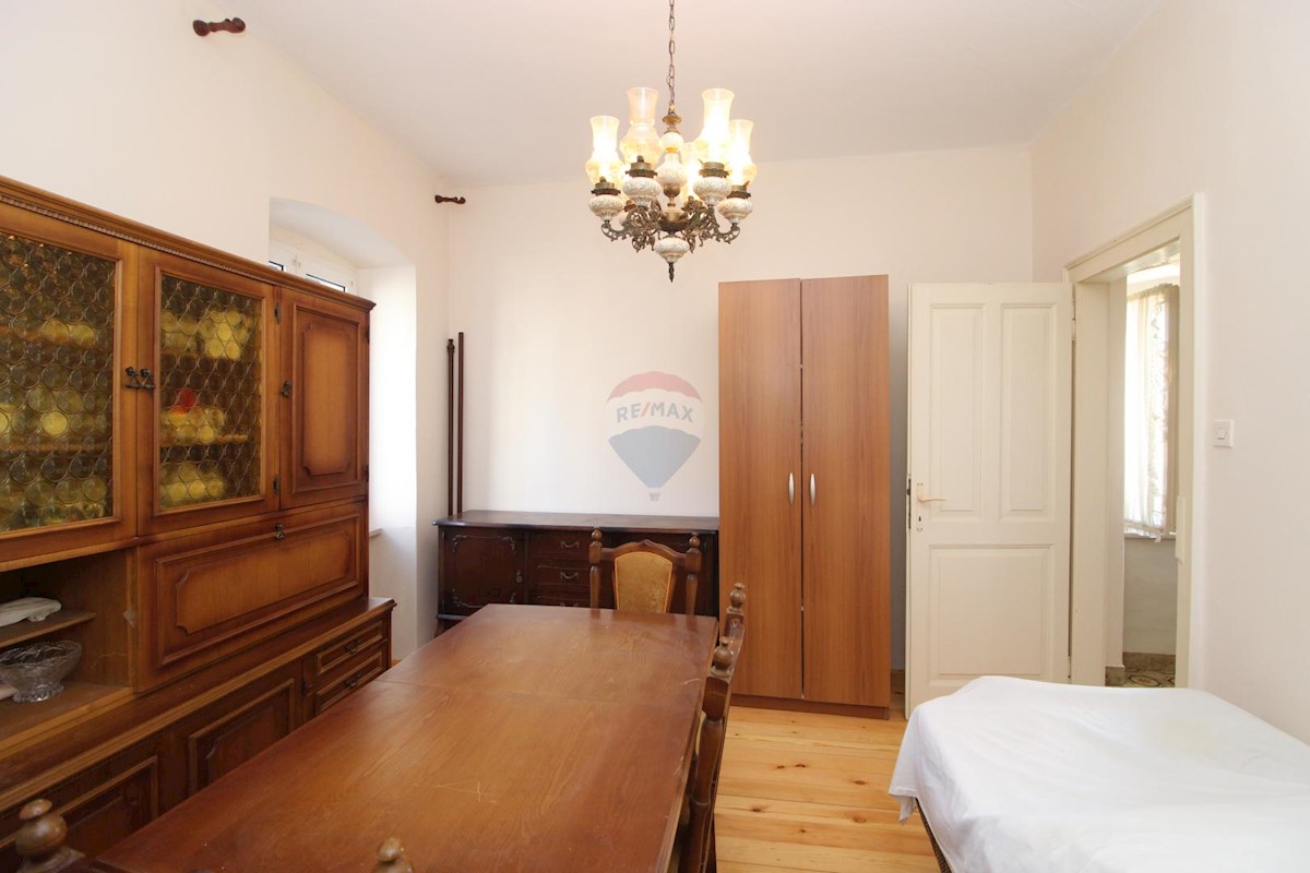 Bale, Istria, casa di charme con spazio commerciale, in posizione perfetta nel centro di Bale