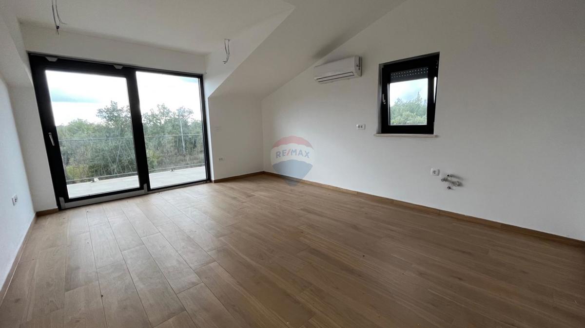 Appartamento Baderna, Poreč, 125m2