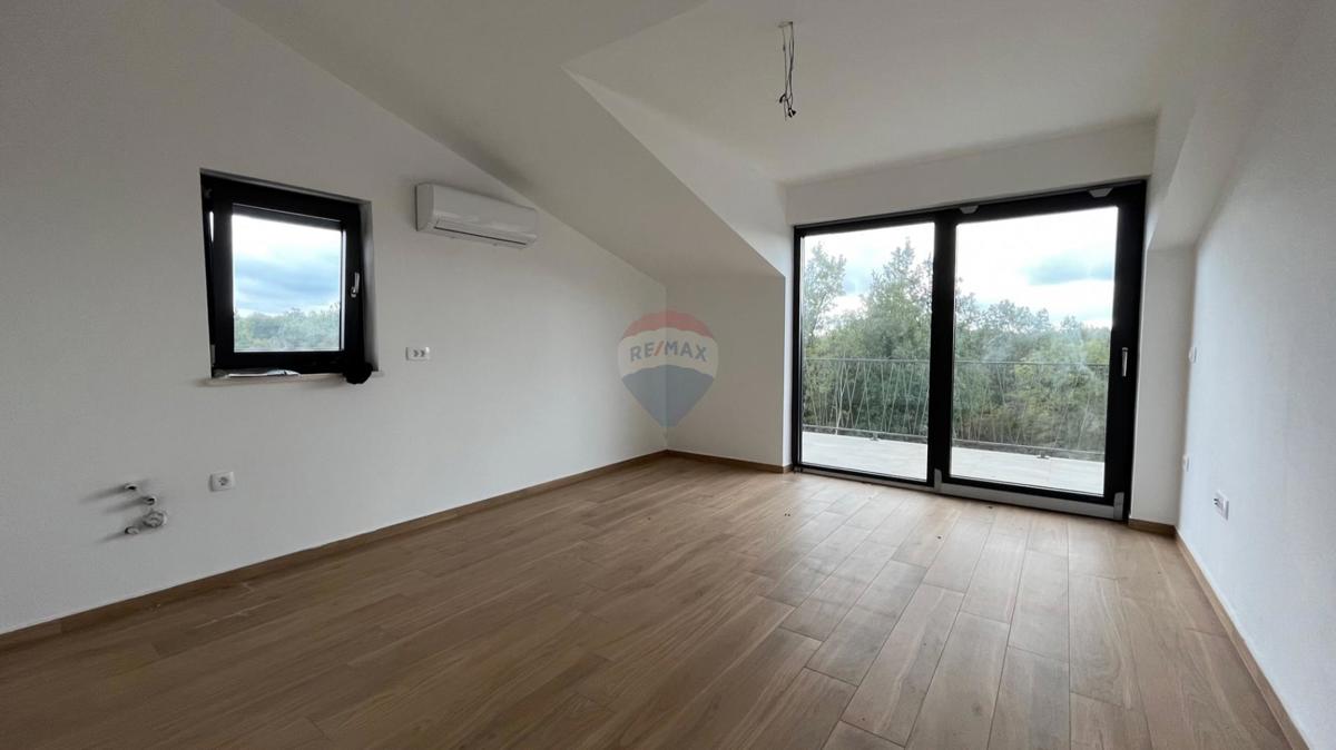 Appartamento Baderna, Poreč, 125m2