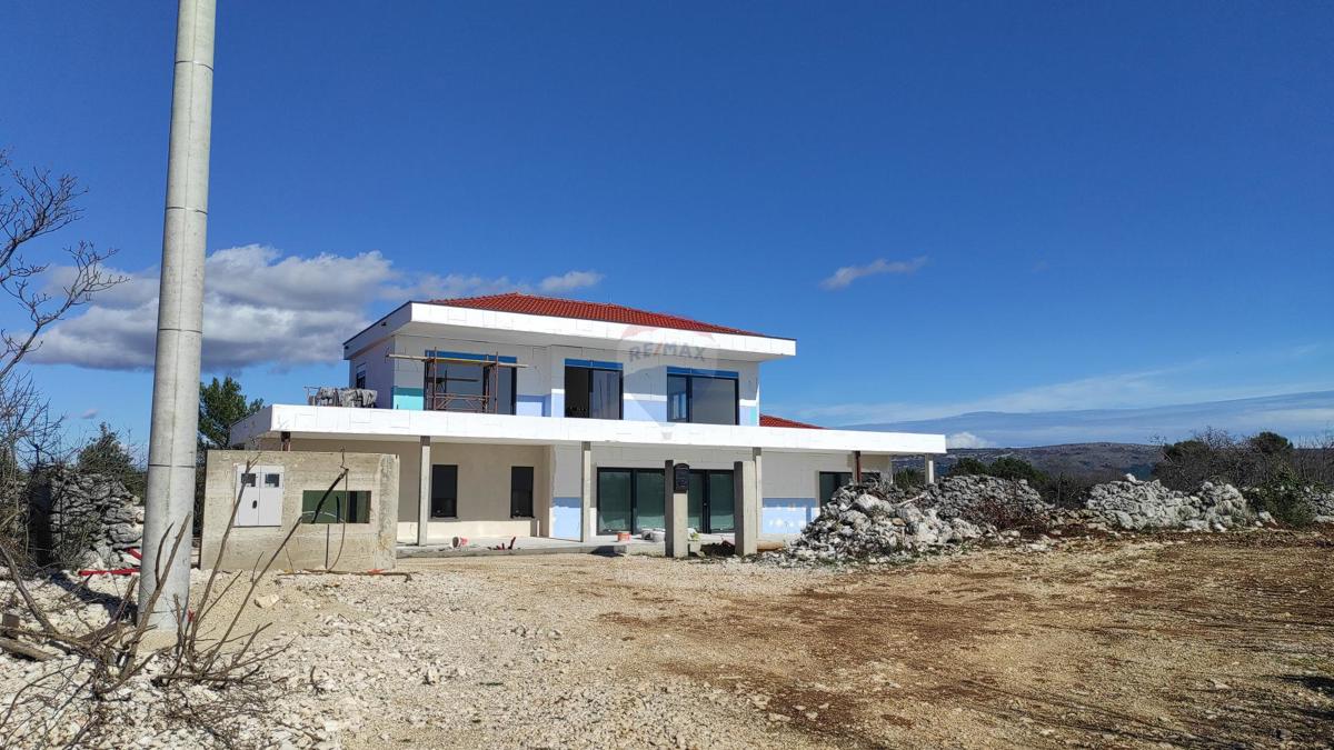 Istria, Rakalj – Villa di design con vista panoramica sul mare