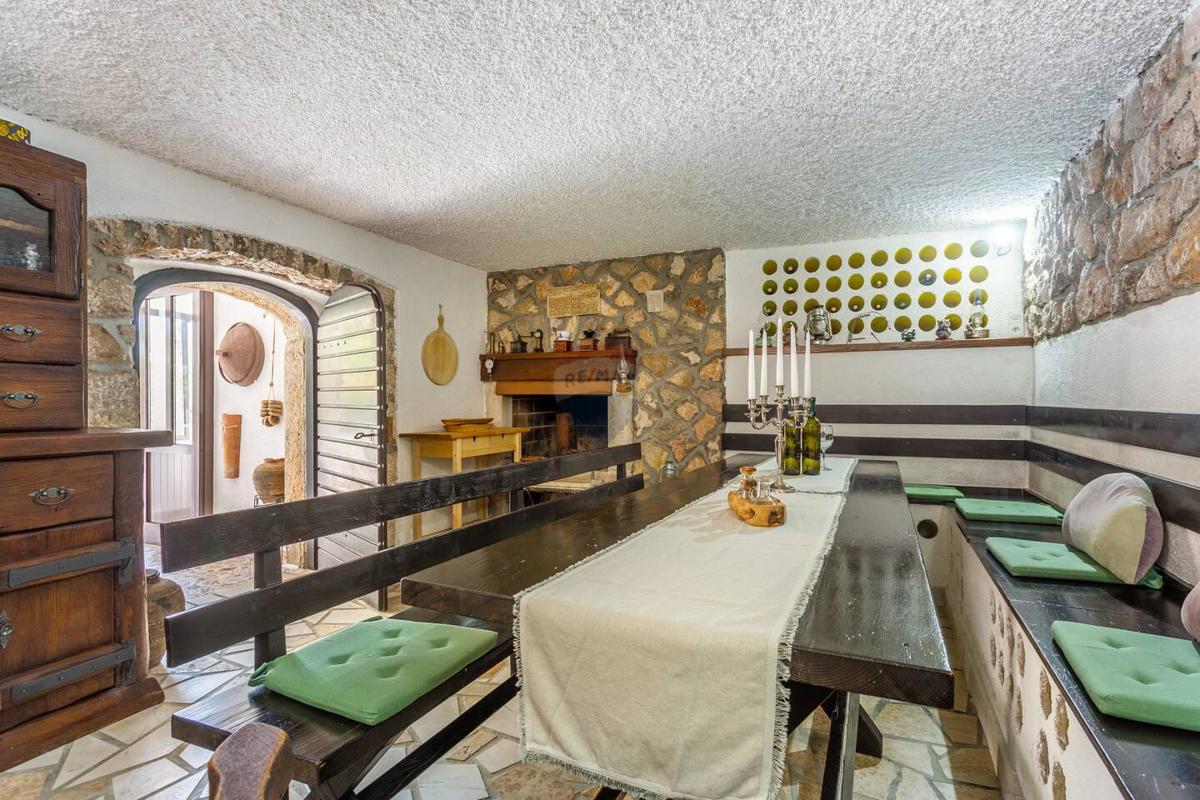 Casa Risika, Vrbnik, 205m2