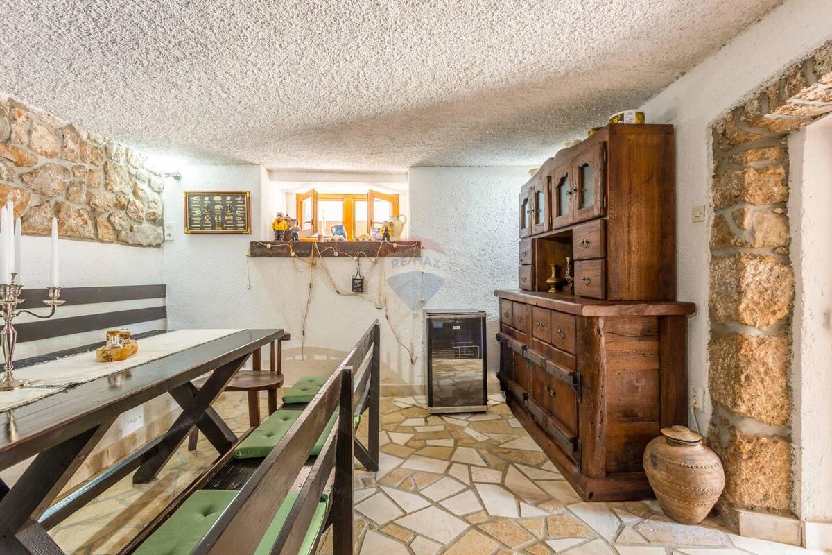 Casa Risika, Vrbnik, 205m2