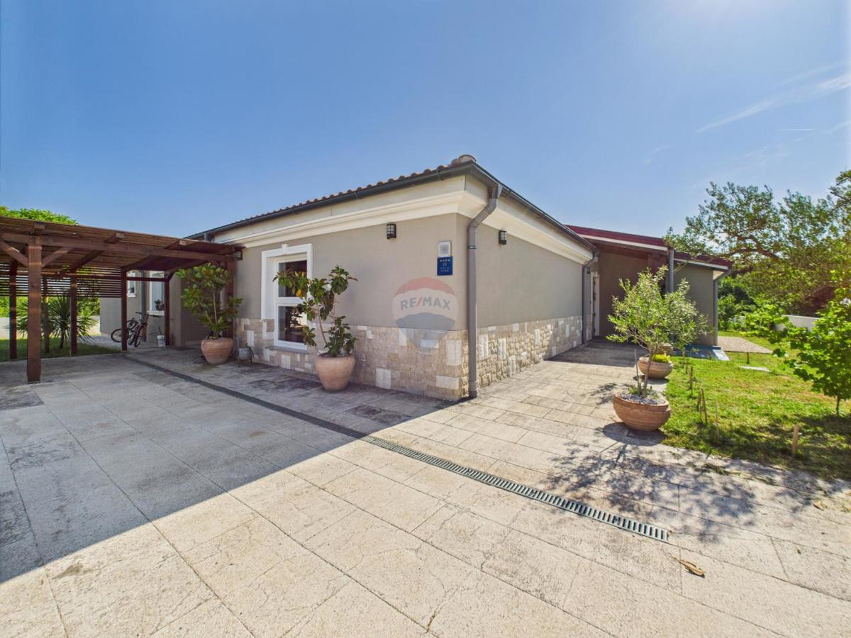 Casa Štokovci, Svetvinčenat, 248m2