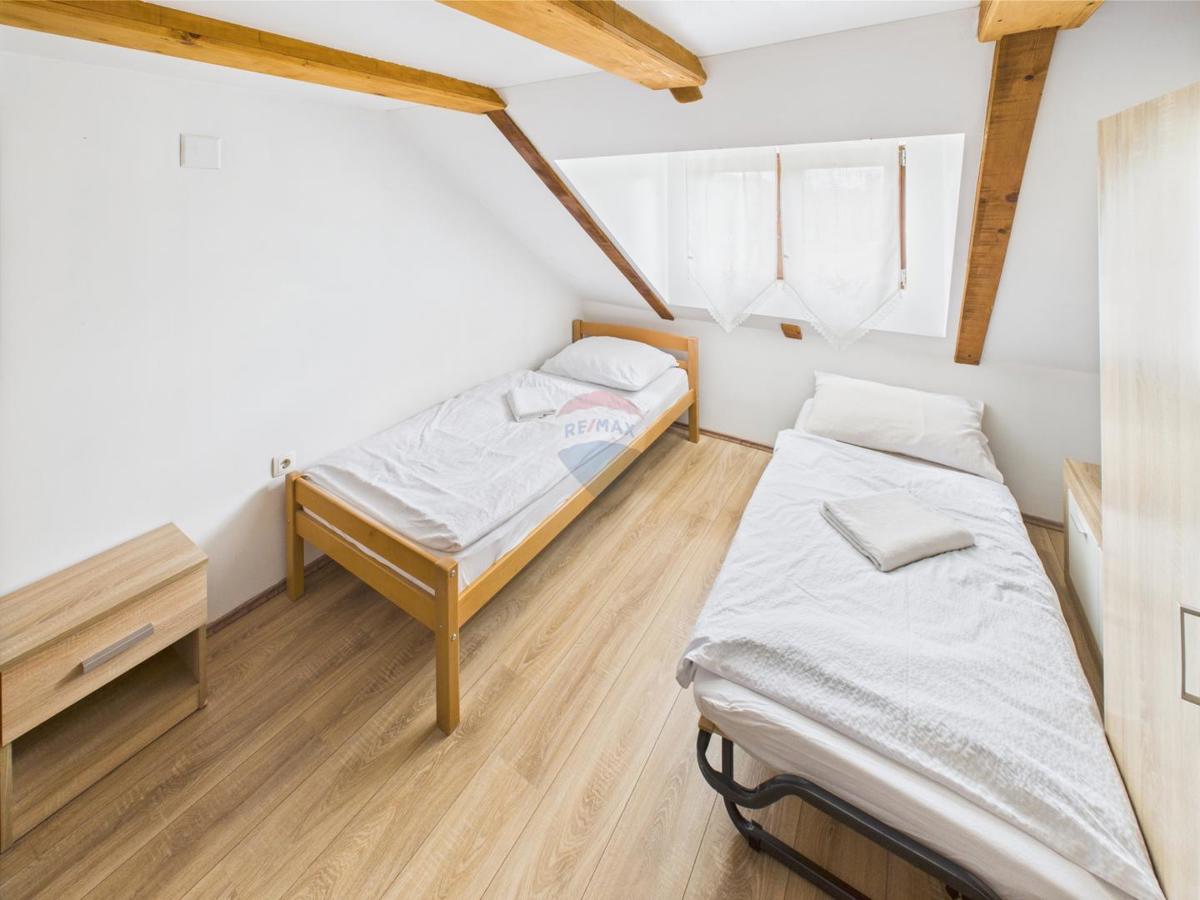 Casa Centar, Gospić, 290m2