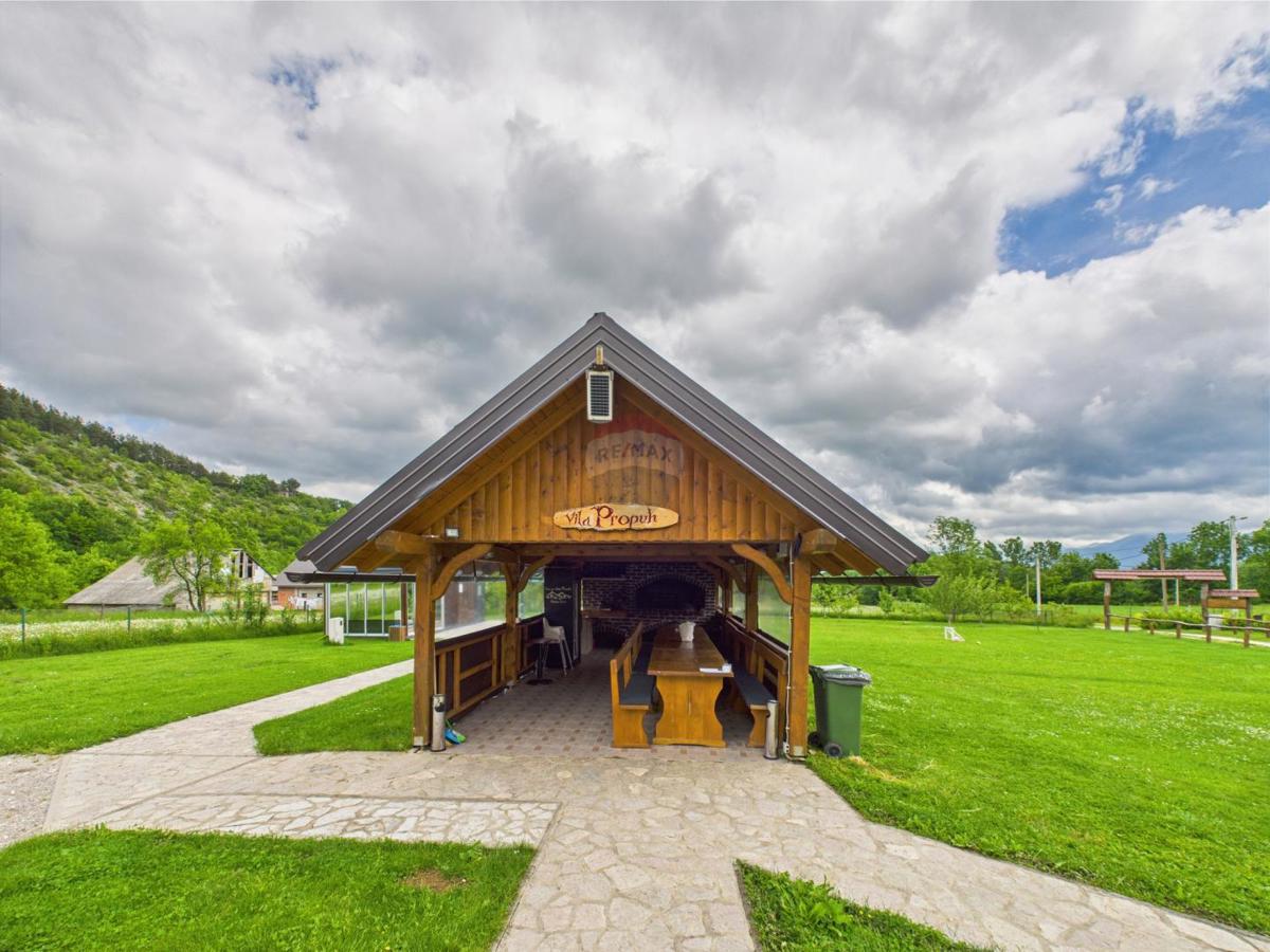 Casa Centar, Gospić, 290m2
