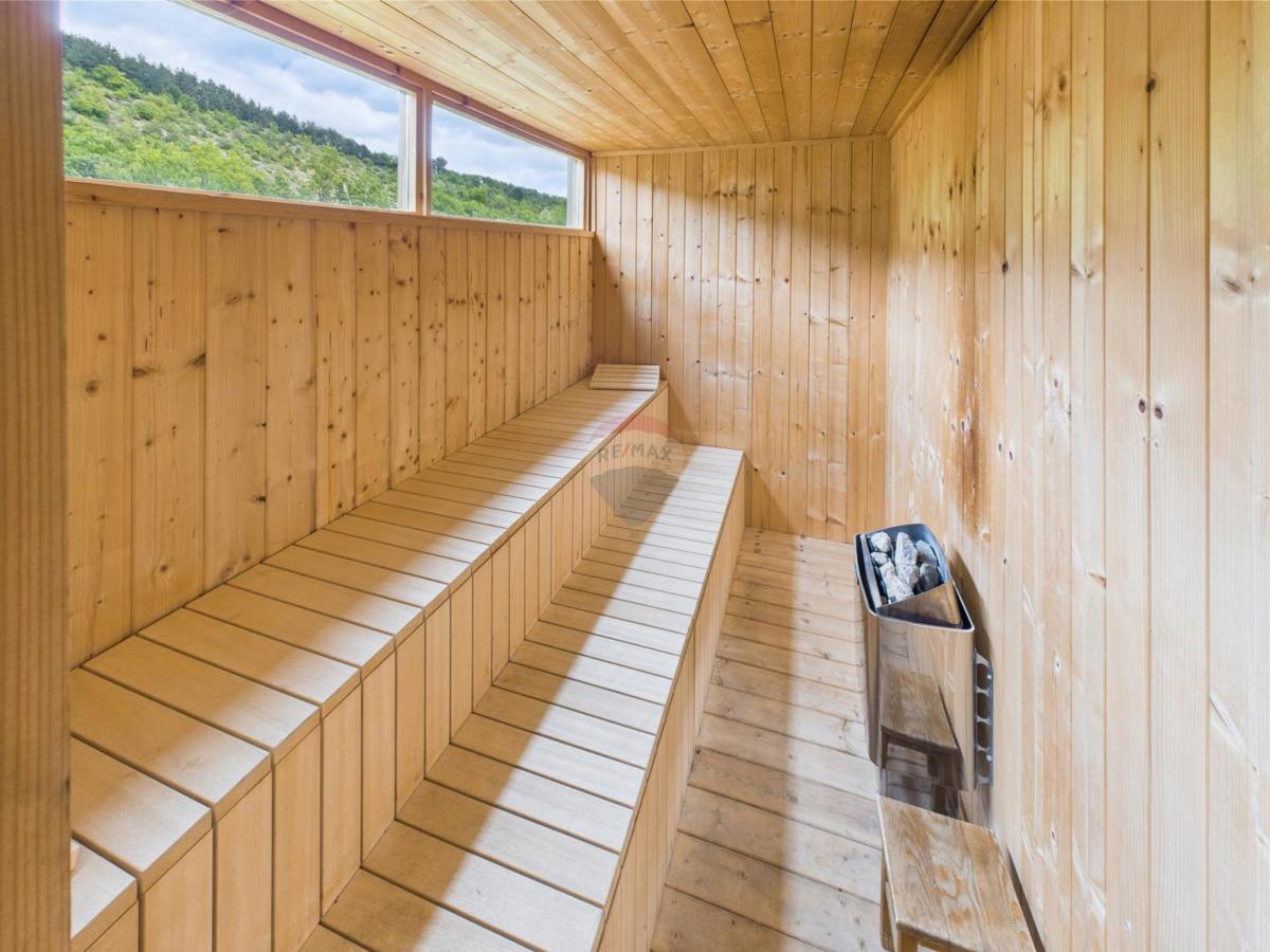 Casa Centar, Gospić, 290m2