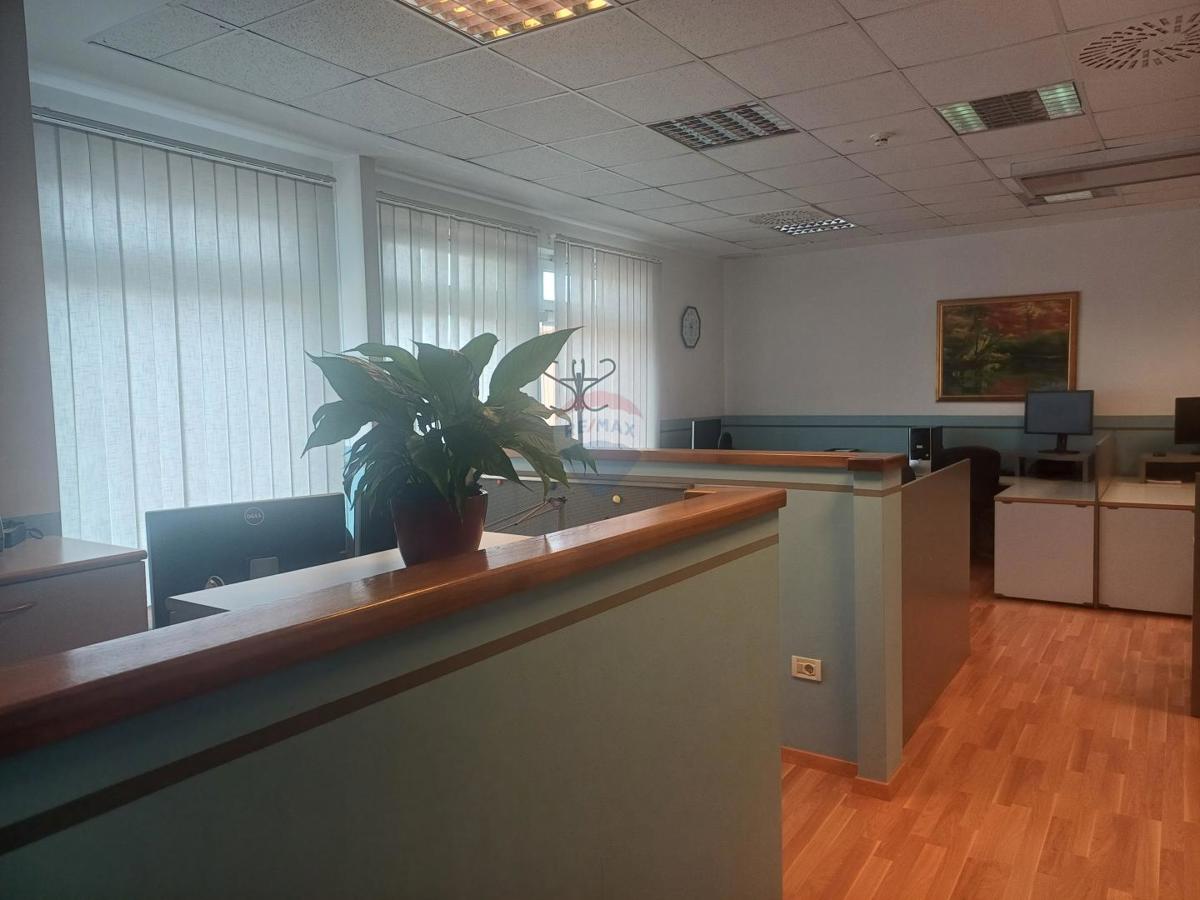 Attività commerciale Vidikovac, Pula, 137,66m2