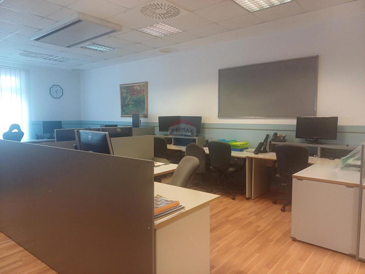 Attività commerciale Vidikovac, Pula, 137,66m2
