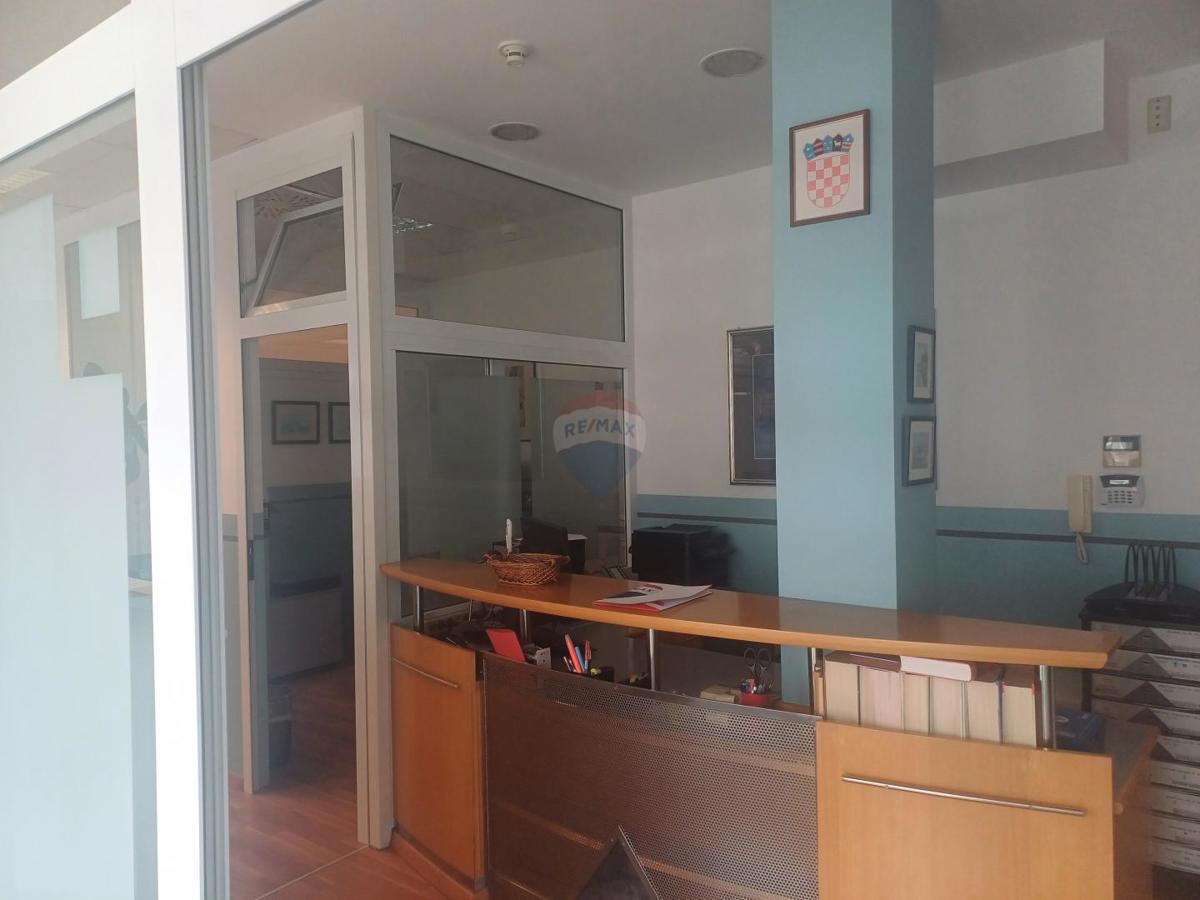 Attività commerciale Vidikovac, Pula, 137,66m2