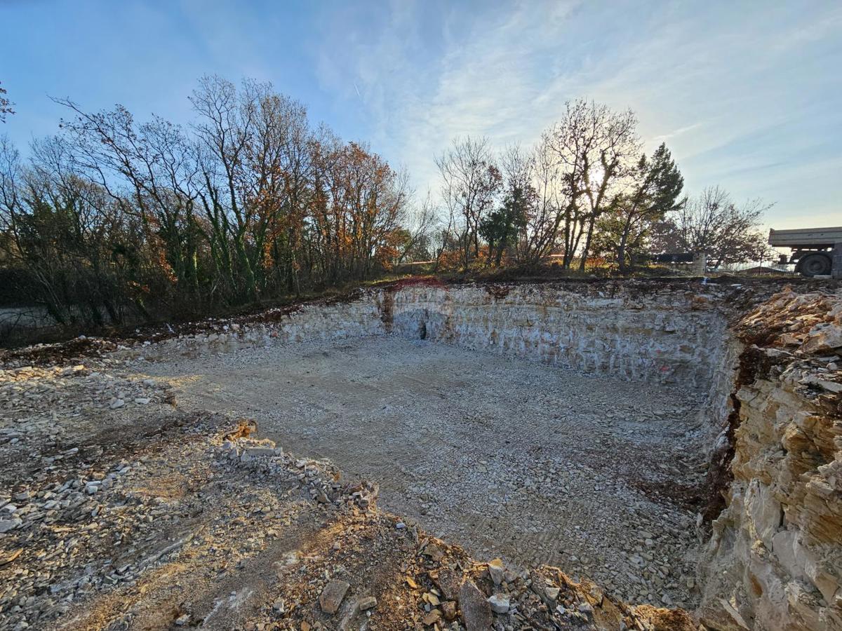 Terreno edificabile Svetvinčenat, 2.503m2