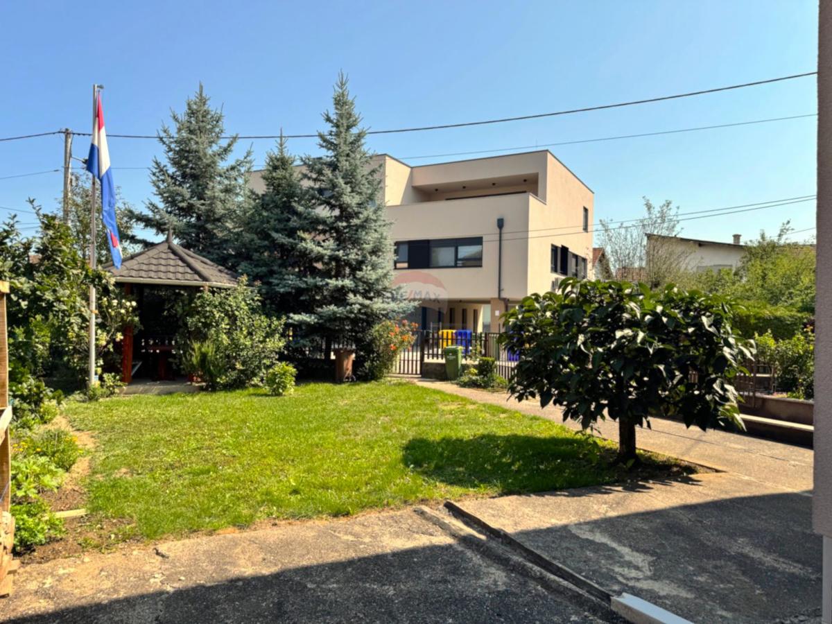 Casa Centar, Velika Gorica, 470m2