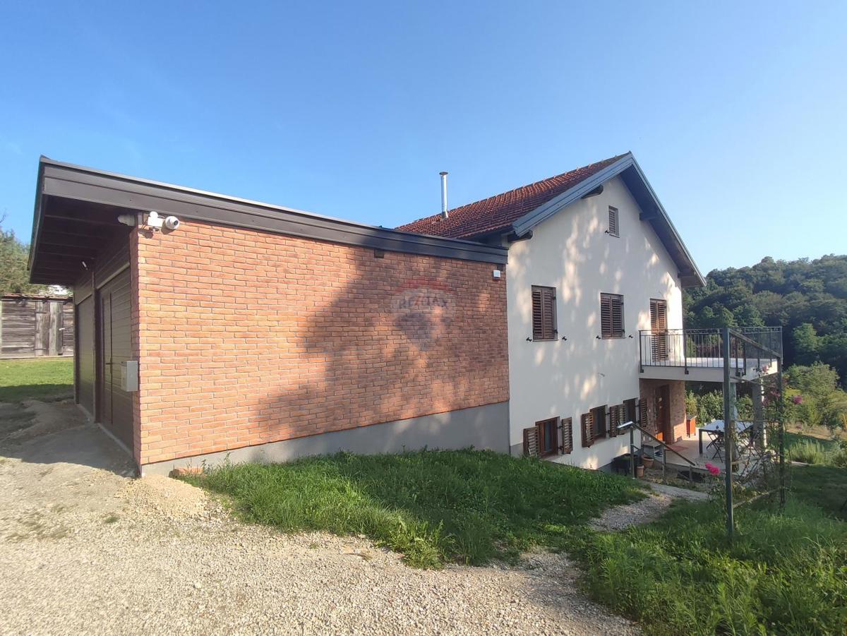 Casa Cerovac Vukmanićki, Karlovac - Okolica, 130m2