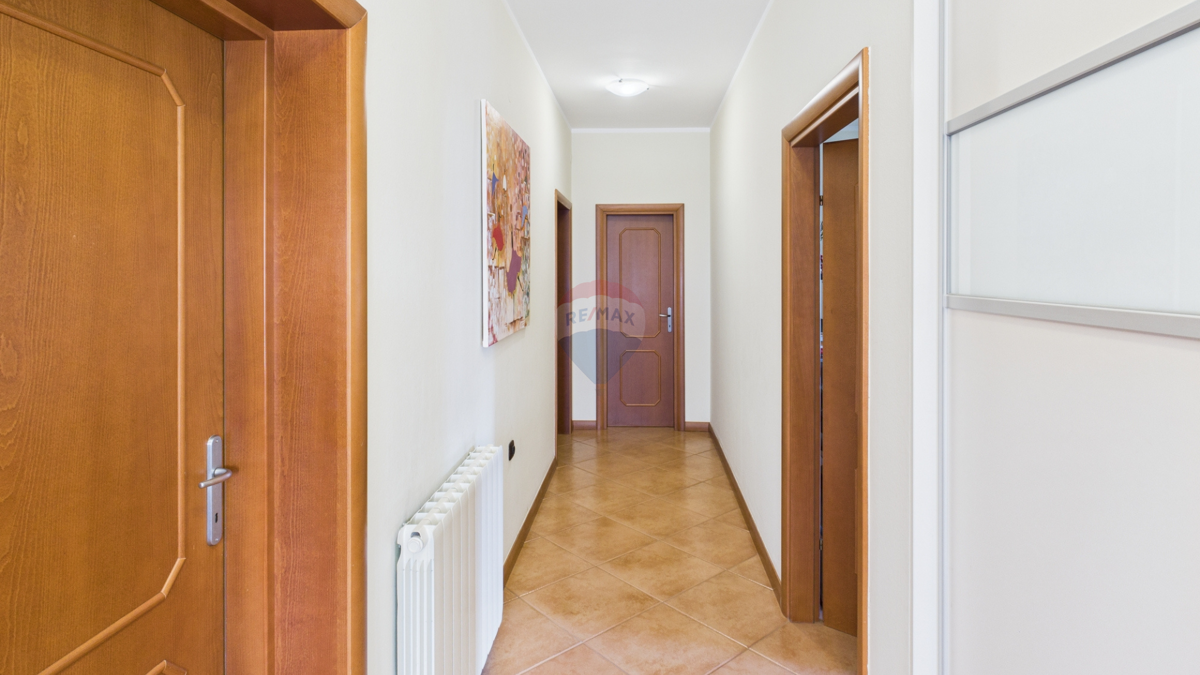 ISTRIA, ŽMINJ – Appartamento con giardino, cucina estiva e cantina