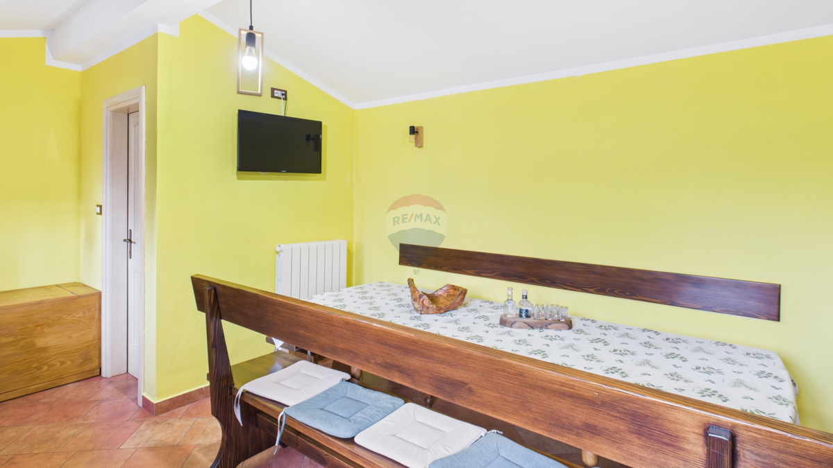 ISTRIA, ŽMINJ – Appartamento con giardino, cucina estiva e cantina