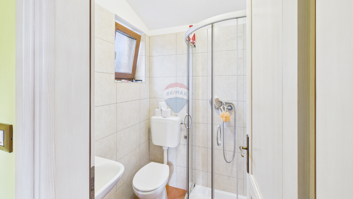 ISTRIA, ŽMINJ – Appartamento con giardino, cucina estiva e cantina