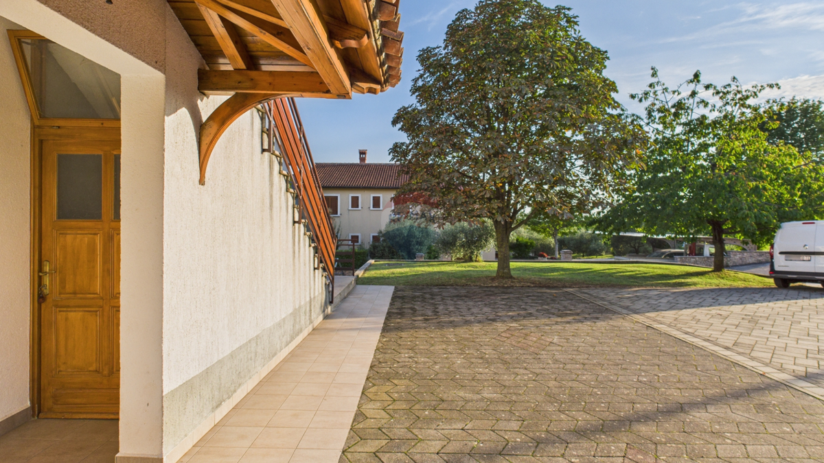 ISTRIA, ŽMINJ – Appartamento con giardino, cucina estiva e cantina