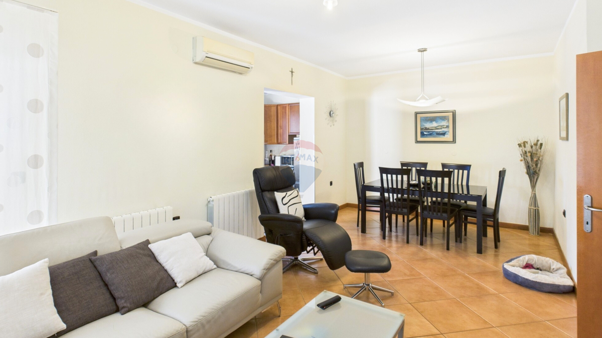 ISTRIA, ŽMINJ – Appartamento con giardino, cucina estiva e cantina