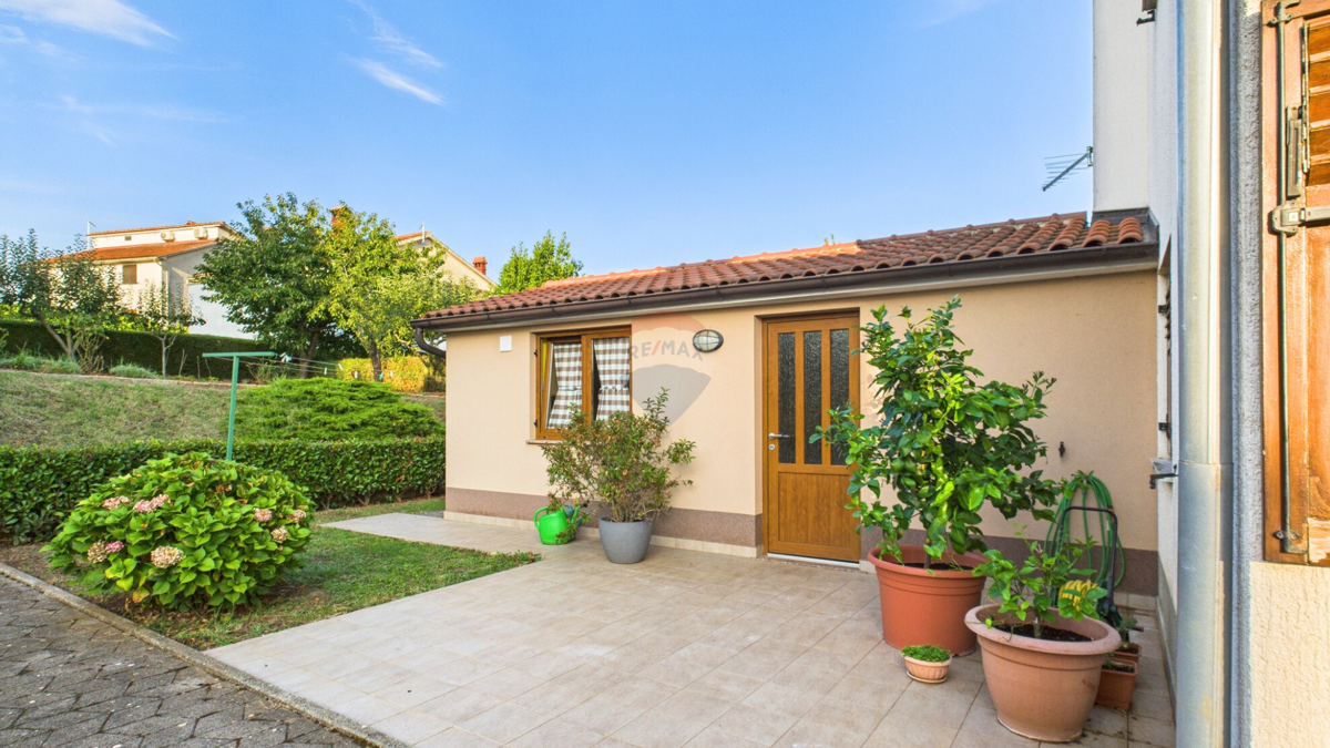 ISTRIA, ŽMINJ – Appartamento con giardino, cucina estiva e cantina