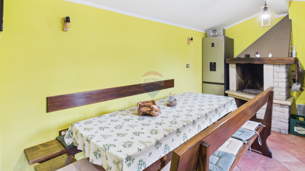 ISTRIA, ŽMINJ – Appartamento con giardino, cucina estiva e cantina