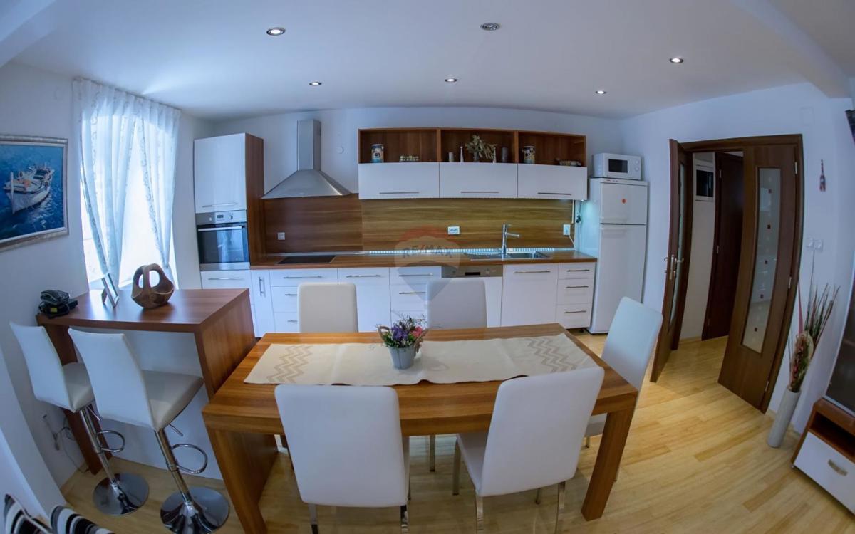 Casa Karlobag, 260m2