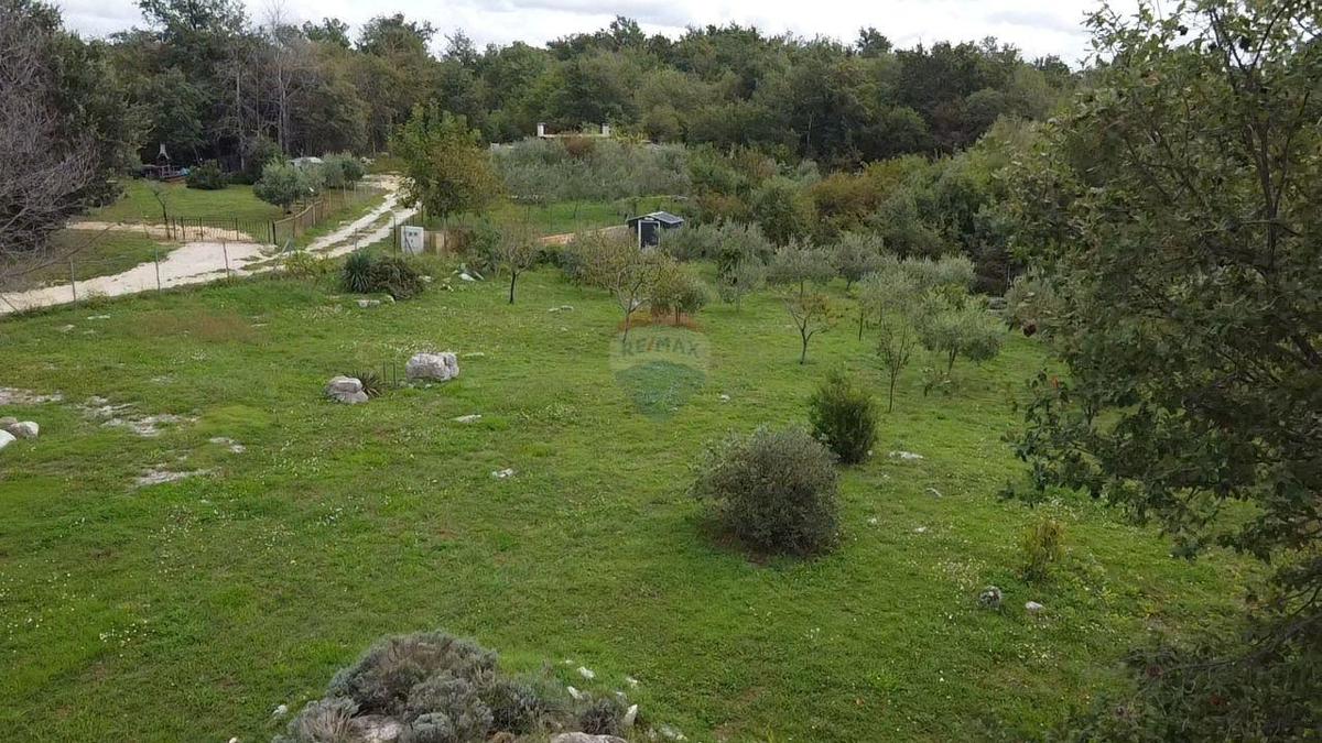 Terreno non edificabile Kadumi, Poreč, 1.920m2