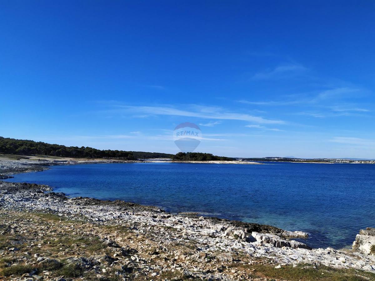 Istria, Premantura – Terreno edificabile in zona T3, a 250 m dalla spiaggia