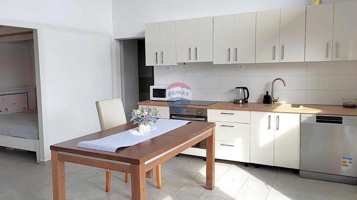 Appartamento Kaštel, Buje, 140,19m2