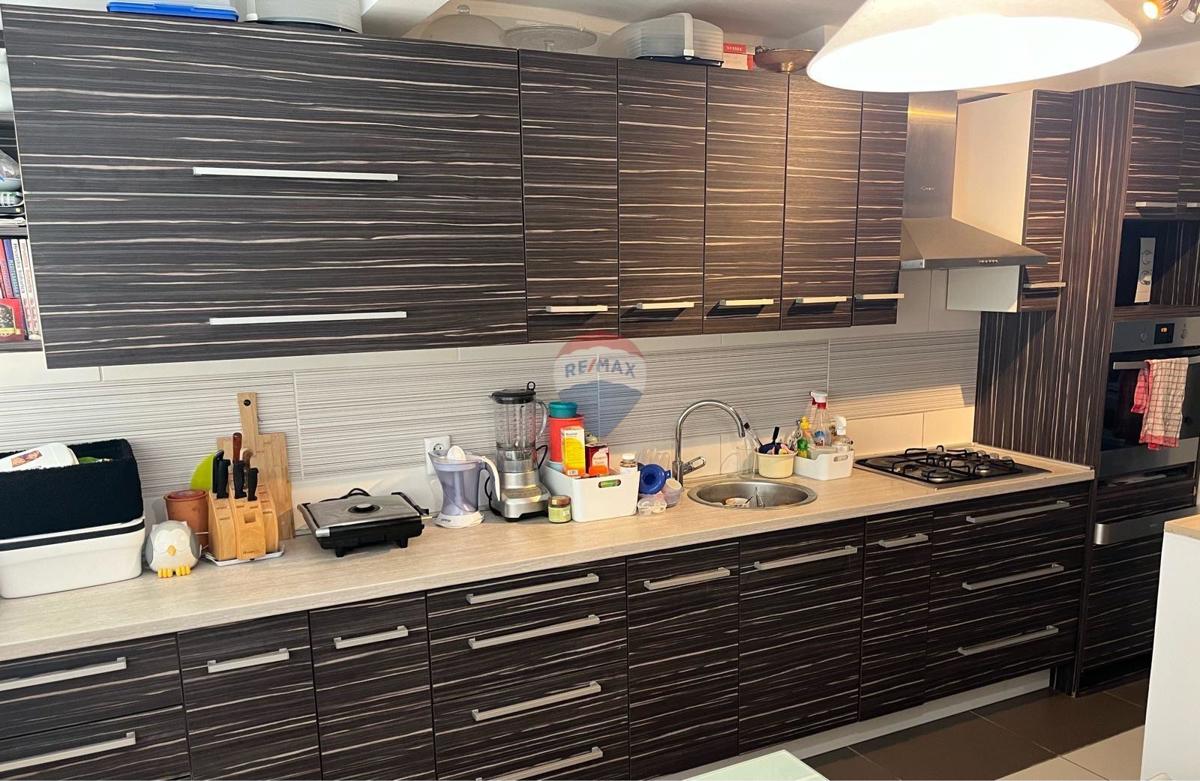 Appartamento Cvjetno naselje, Velika Gorica, 80m2