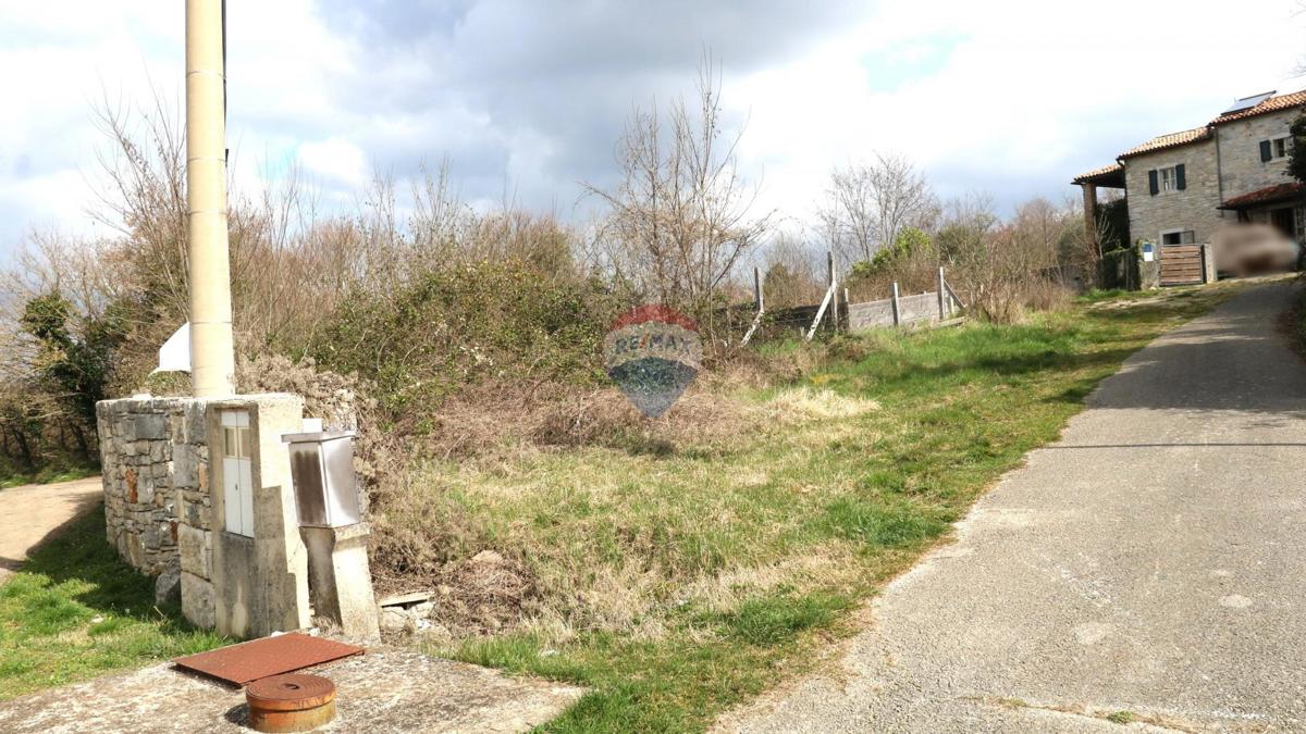 Terreno edificabile Tinjan, 1.291m2