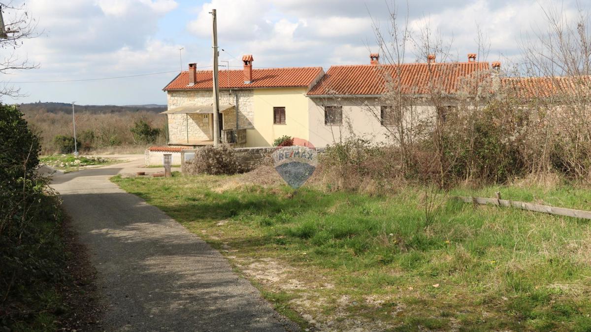 Terreno edificabile Tinjan, 1.291m2