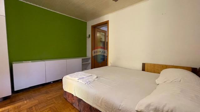 Krk, Punat - centro storico, casa con cortile e taverna, vicino al mare