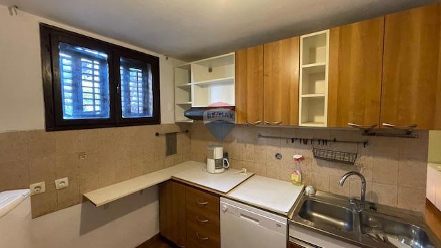 Krk, Punat - centro storico, casa con cortile e taverna, vicino al mare