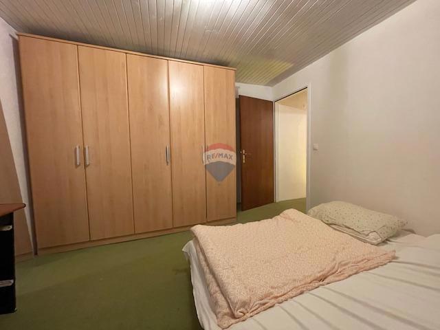 Krk, Punat - centro storico, casa con cortile e taverna, vicino al mare