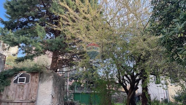 Krk, Punat - centro storico, casa con cortile e taverna, vicino al mare