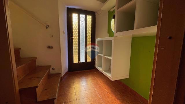 Krk, Punat - centro storico, casa con cortile e taverna, vicino al mare