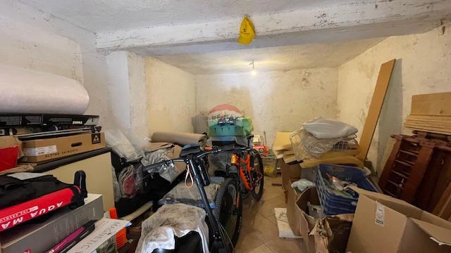 Krk, Punat - centro storico, casa con cortile e taverna, vicino al mare