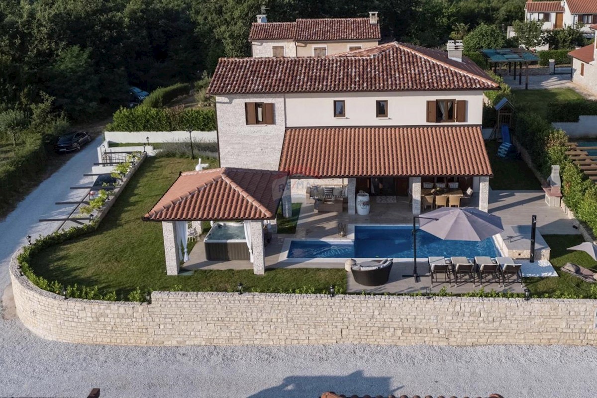 Villa Singola/Casa Vacanza Višnjan, 210m2