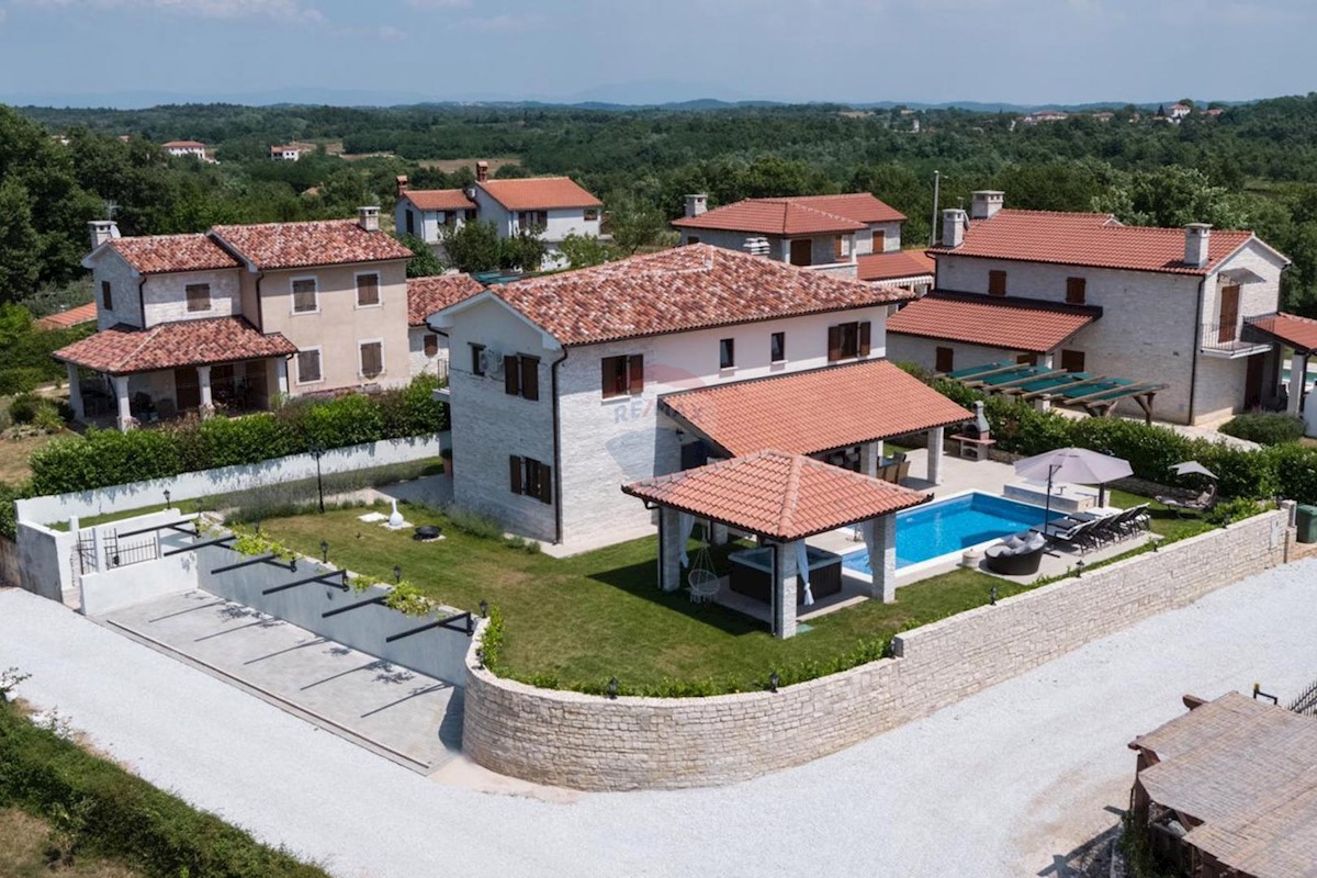 Villa Singola/Casa Vacanza Višnjan, 210m2