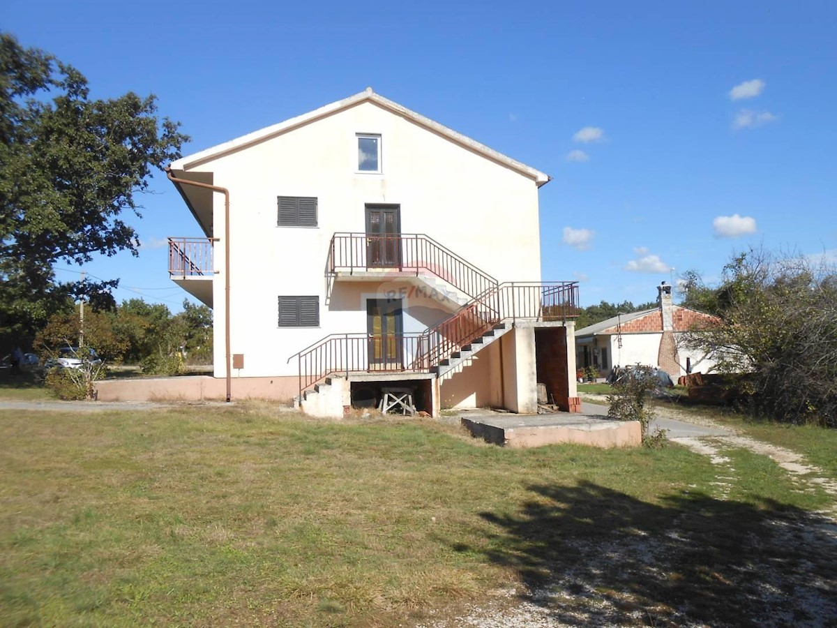 Villa Singola/Casa Vacanza Juršići, Svetvinčenat, 400m2