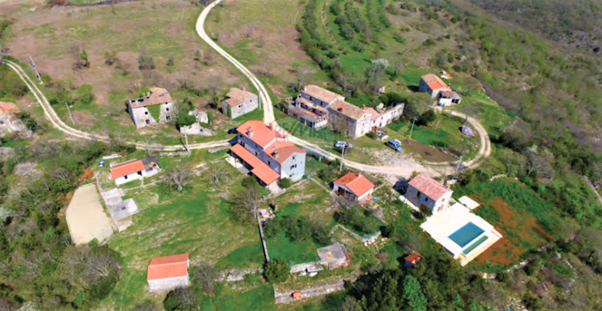 Terreno edificabile Grožnjan, 114.440m2