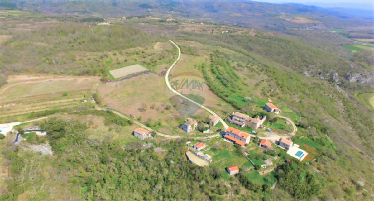 Terreno edificabile Grožnjan, 114.440m2