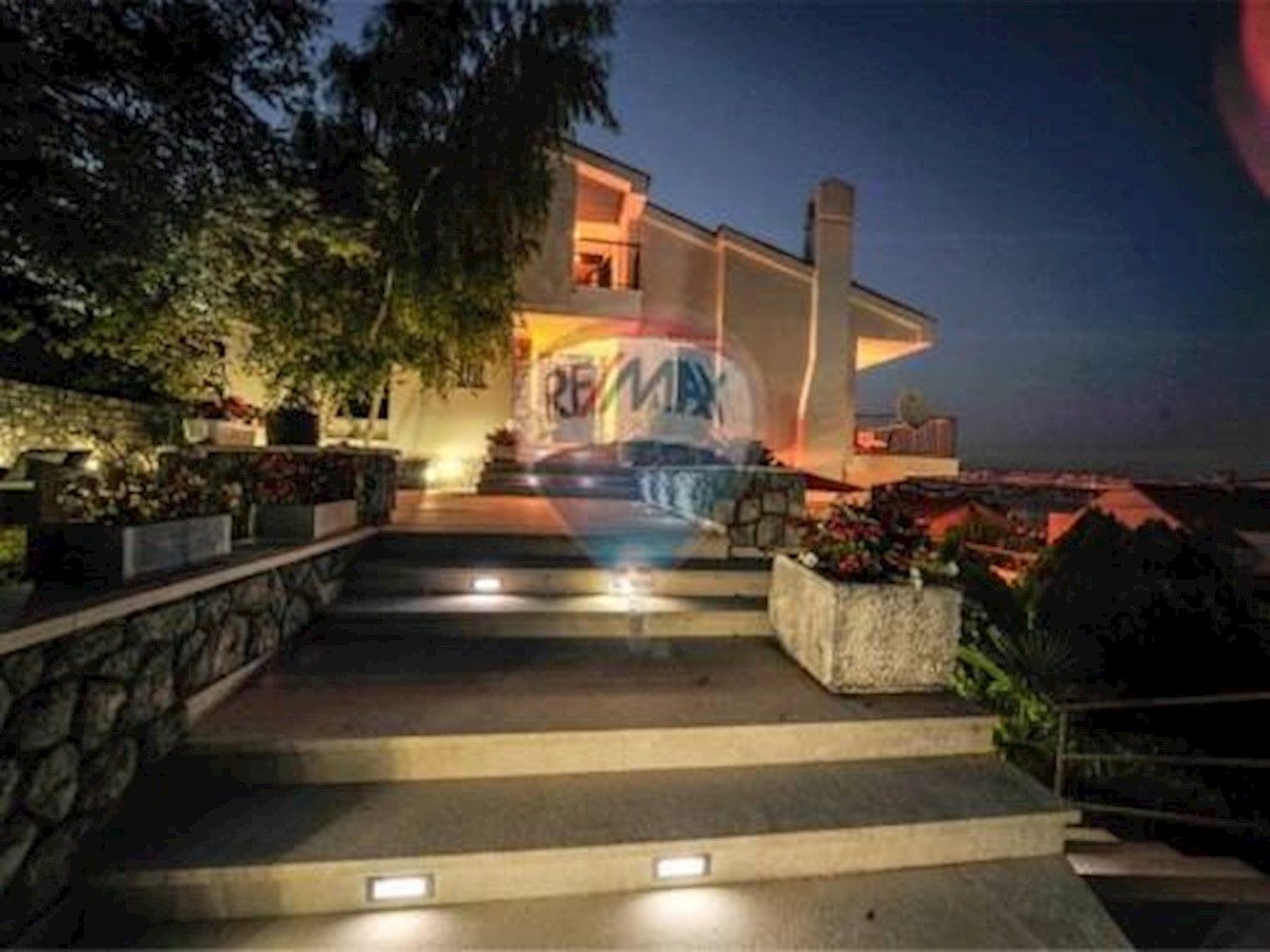 Villa Singola/Casa Vacanza Ičići, Opatija - Okolica, 310m2