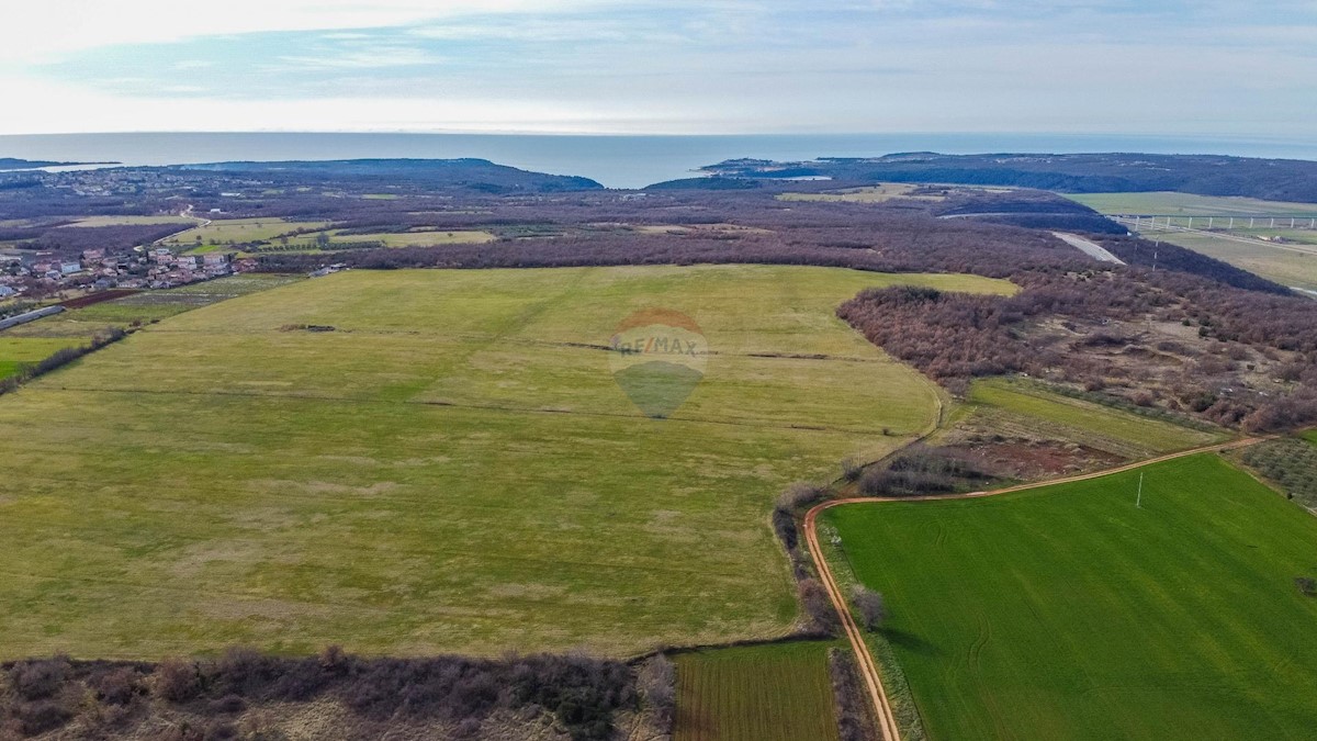 Terreno non edificabile Kaštelir, Kaštelir-Labinci, 57.374m2