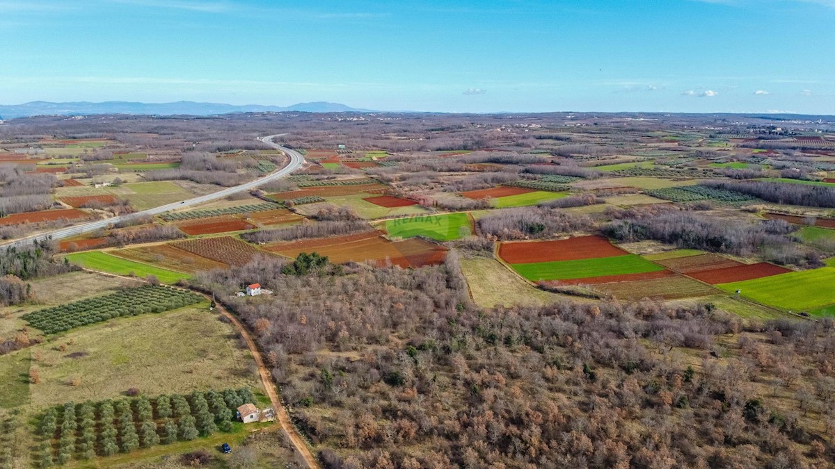 Terreno non edificabile Kaštelir, Kaštelir-Labinci, 57.374m2