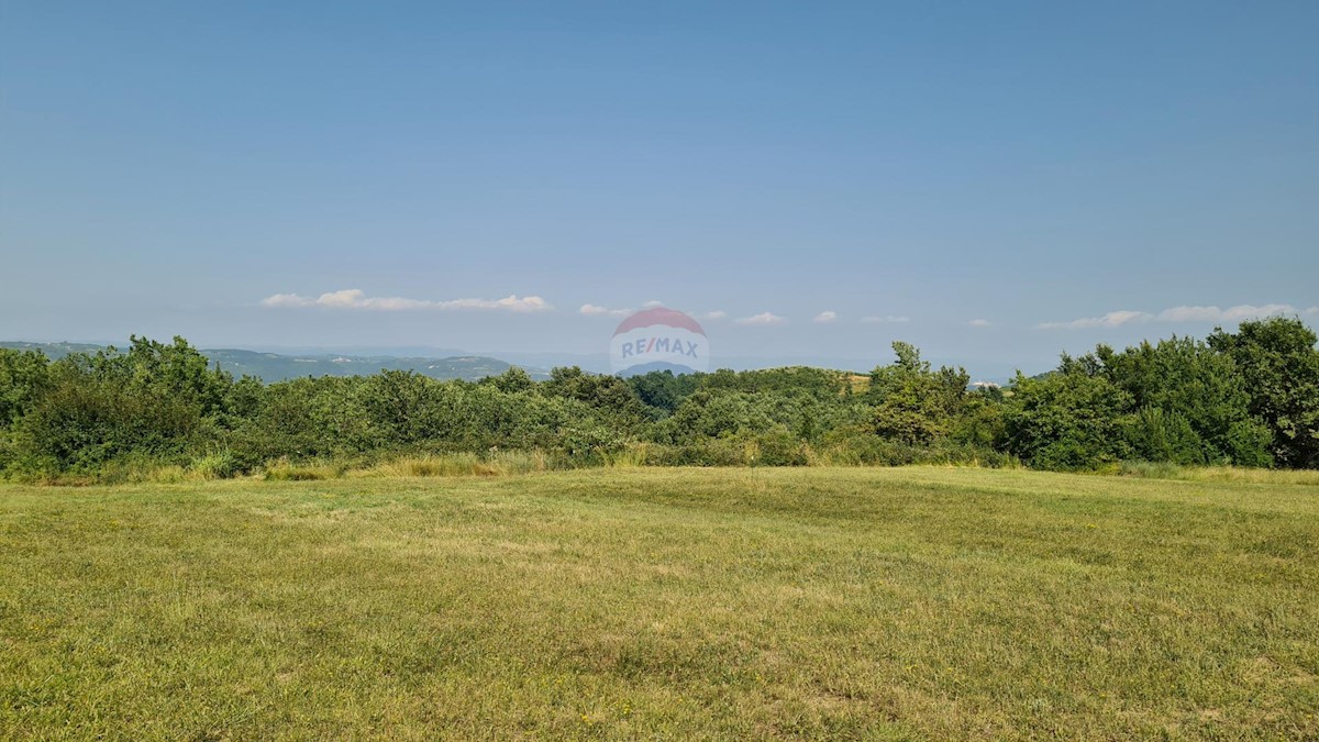 Terreno edificabile Vižinada, 1.576m2