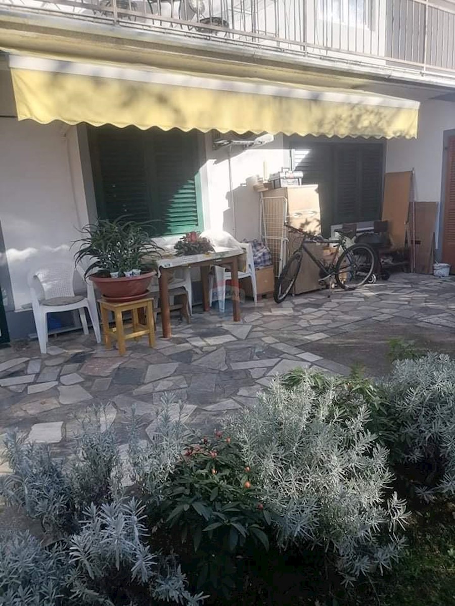 Appartamento Dekovići, Poreč, 67,99m2