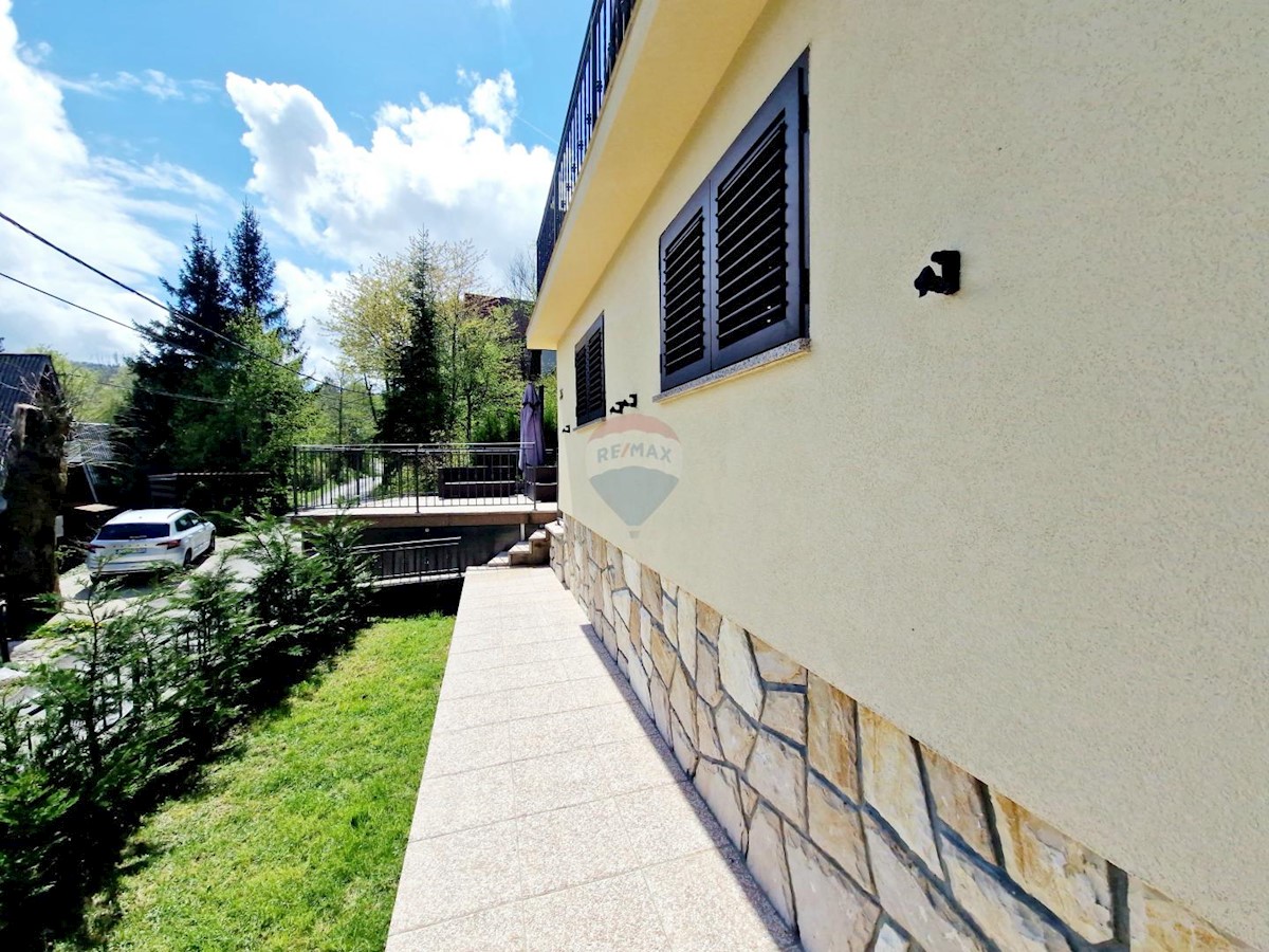 Fužine, Lič | Bella casa con jacuzzi, 125m2, due camere da letto e una bellissima vista, 3*(A+)