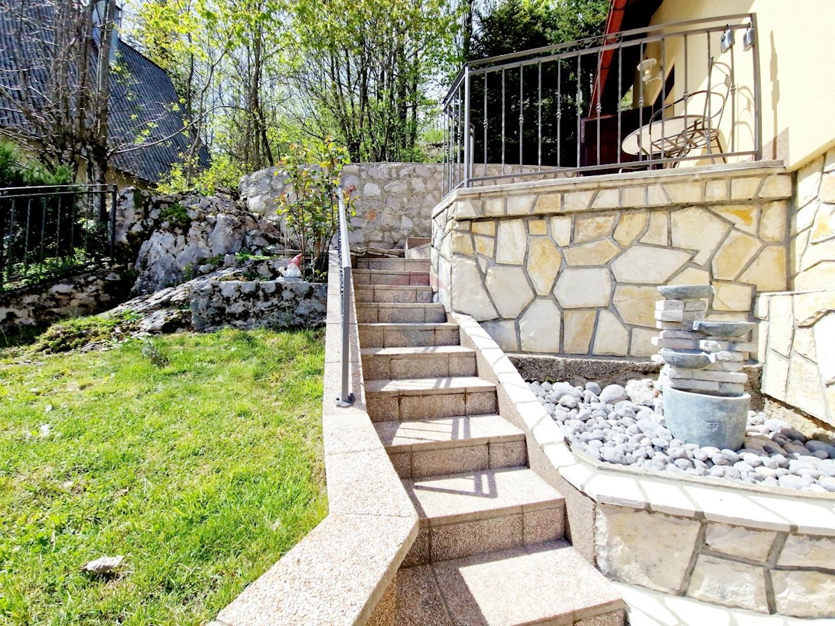 Fužine, Lič | Bella casa con jacuzzi, 125m2, due camere da letto e una bellissima vista, 3*(A+)